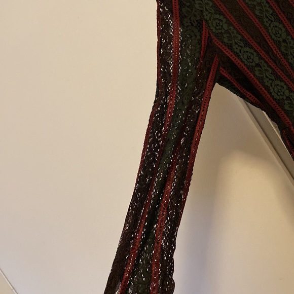 Lace patterned knee length dress - Picture 2 of 8